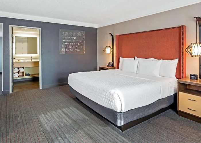 La Quinta By Wyndham San Francisco Airport North - Free Airport Shuttle