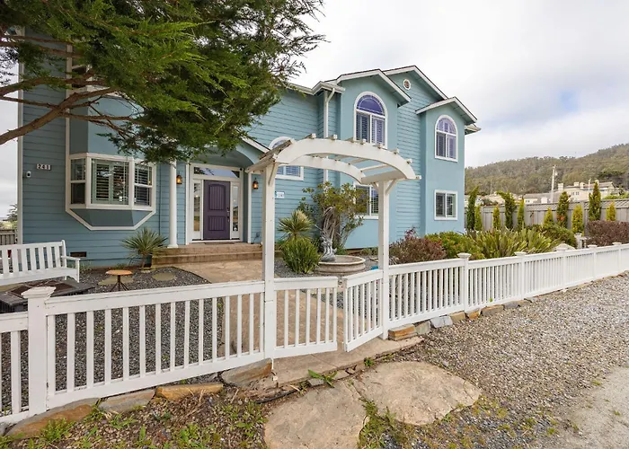 Coastal Dream - 2 Blocks To Ocean Steps To Beach Coastal Trail Bbq