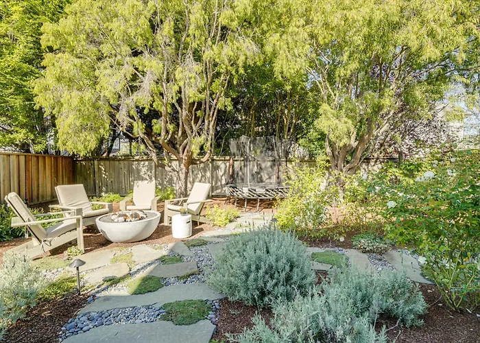 Steps To Ocean: Luxe Family Home In Half Moon Bay!